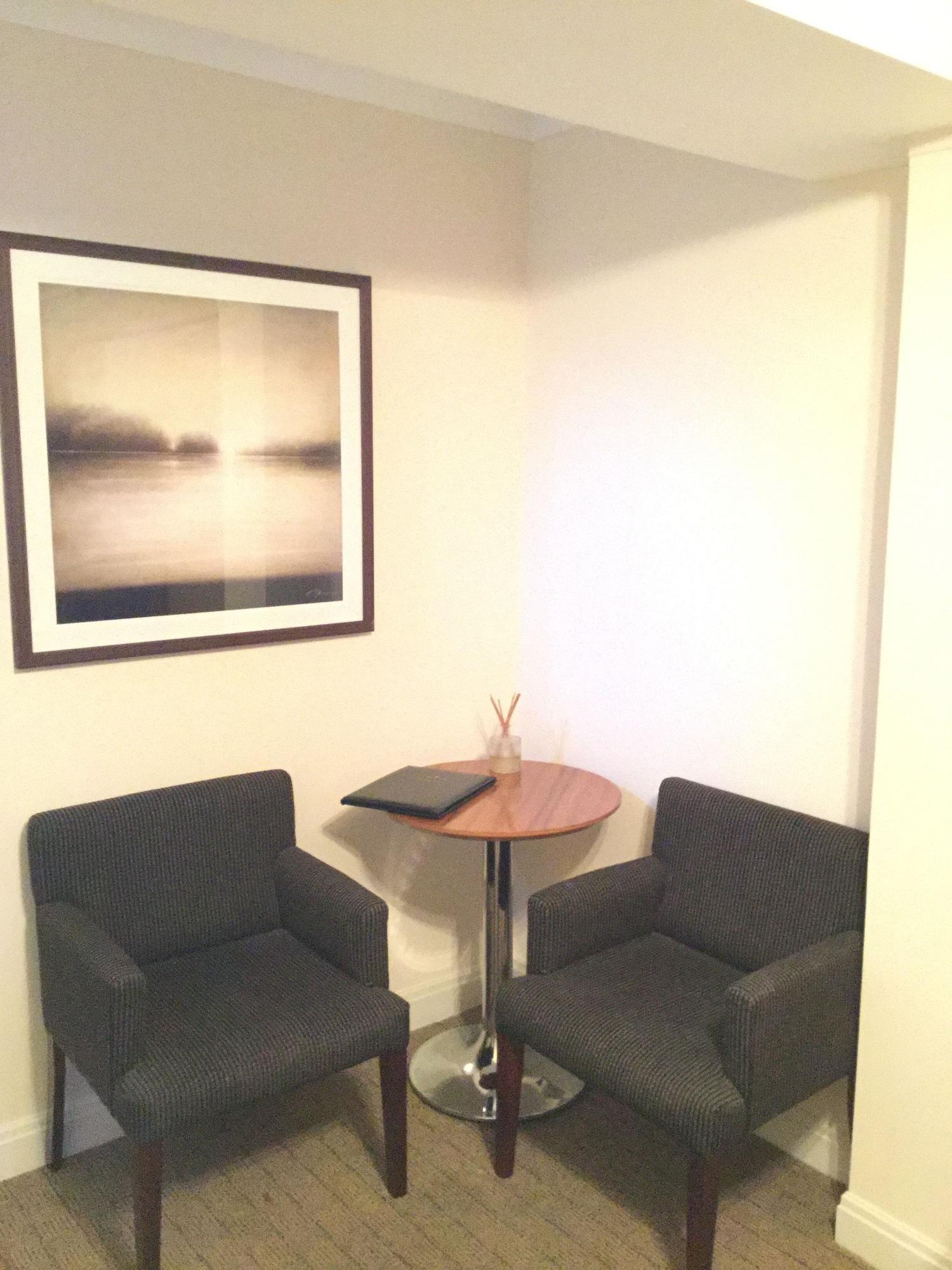 The New Carlton 3* London